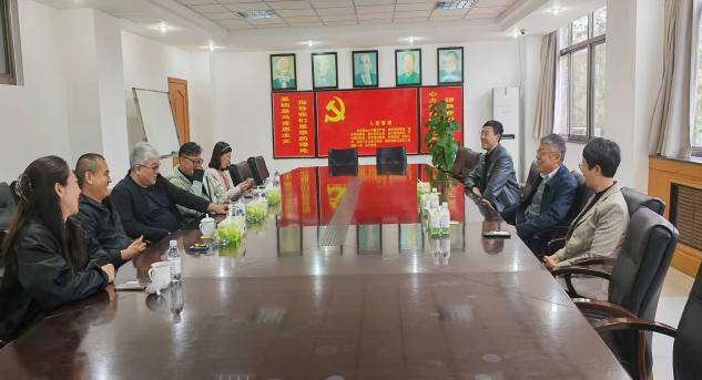 公司高層領(lǐng)導考察團赴青島考察多家食品公司